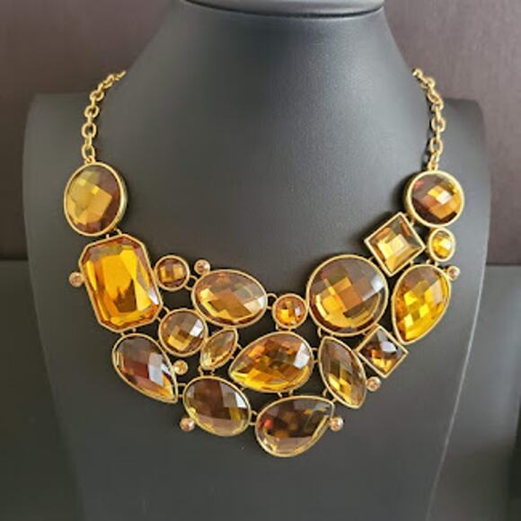 VTG Joan Rivers Fields of Gold Statement Bib Necklace with Velvet Pouch and Box - Picture 3 of 7